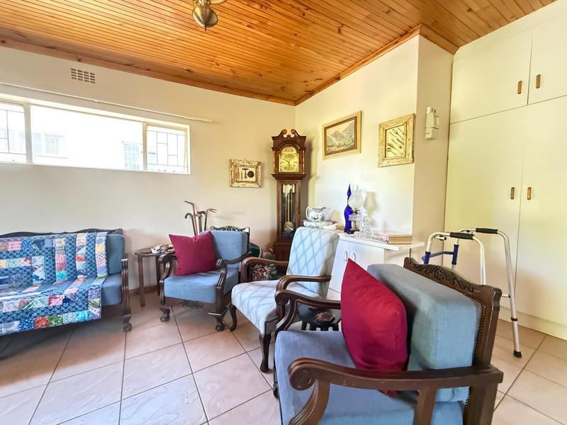 4 Bedroom Property for Sale in Bergzicht Western Cape